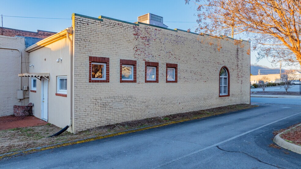 More Photos Of 218 Gay St, Erwin Loft Creative Space For Sale