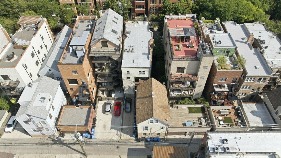 More Photos Of 905 W Fletcher St, Chicago Apartments For Sale