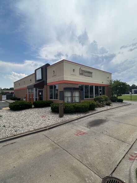 More Photos Of 2935-3069 159th St, Markham Unknown For Lease