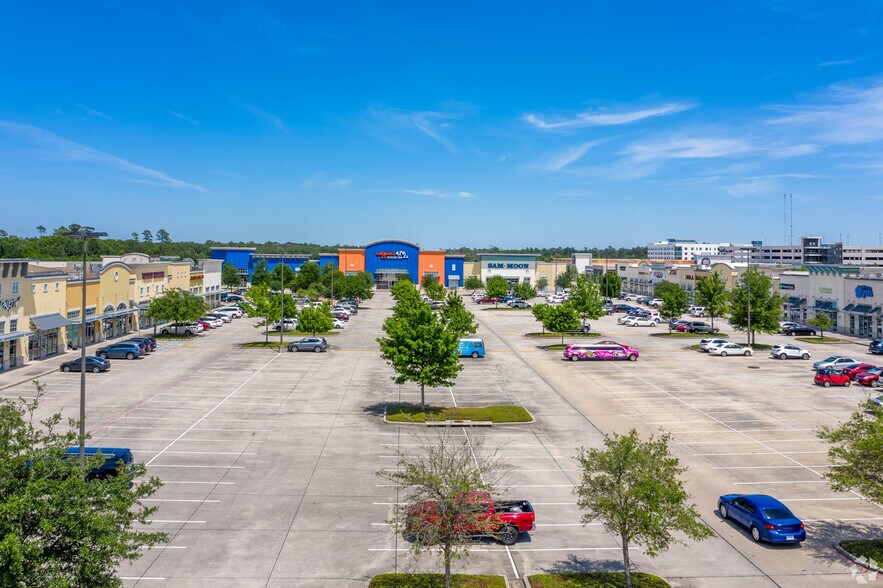 More Photos Of 17937-17945 I-45 S, Shenandoah Unknown For Lease