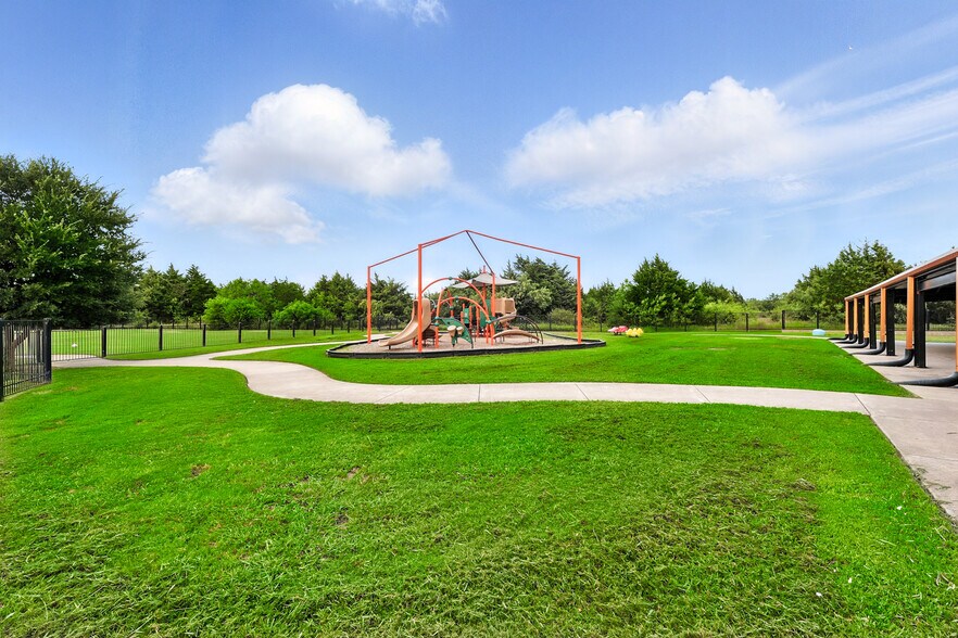 More Photos Of 1700 Cedar Run, Ennis Daycare Center For Sale