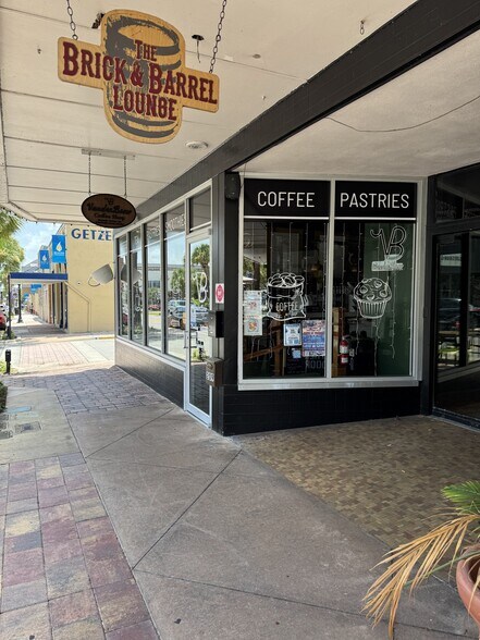 More Photos Of 103 S 2nd St, Leesburg Coworking Space