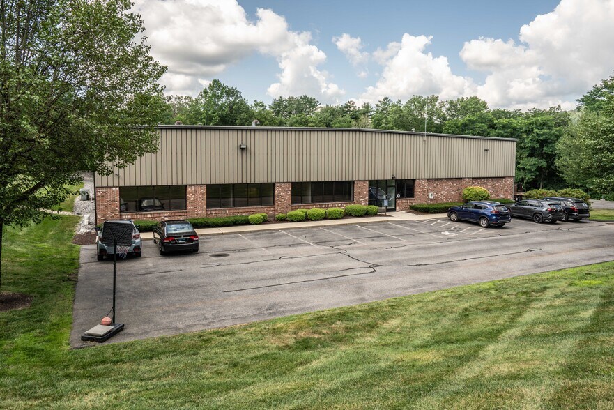 More Photos Of 299 Industrial Ln, Torrington Distribution For Lease