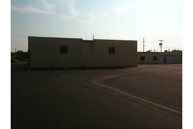More Photos Of 1733-1737 N Kingshighway St, Cape Girardeau General Retail For Lease