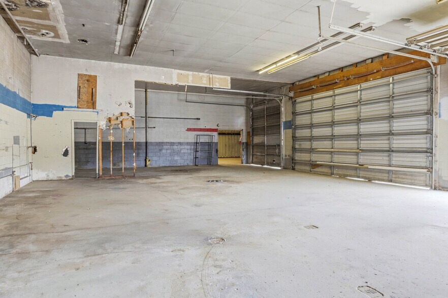 More Photos Of 2676 Van Giesen St, Richland Industrial For Sale