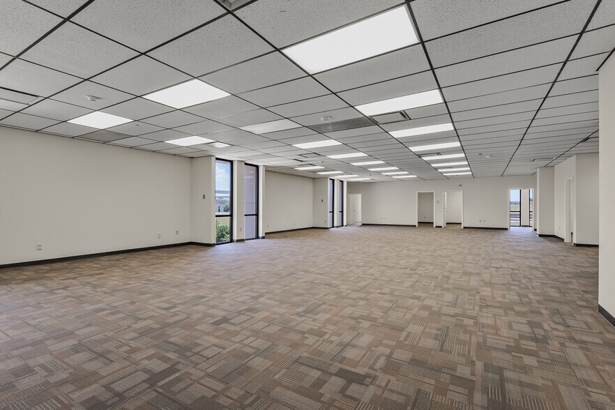More Photos Of 6900 Anderson Blvd, Fort Worth Office For Sale