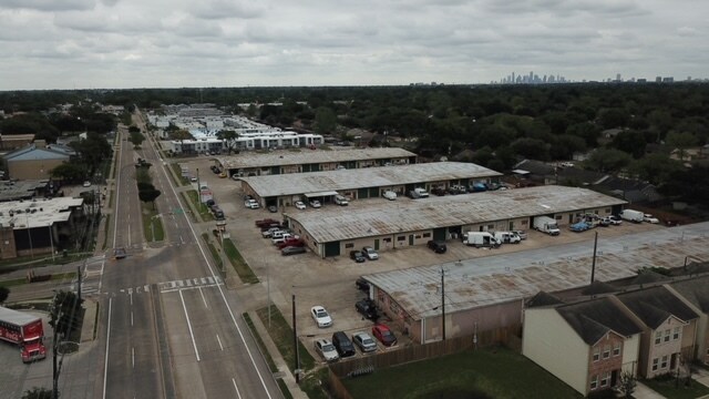 More Photos Of 6101 Pinemont Dr, Houston Warehouse For Lease