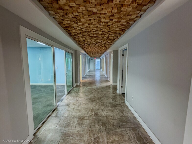 More Photos Of 1425 NW 6th St, Gainesville Office For Lease