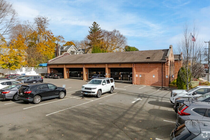 More Photos Of 199 Elm St, New Canaan Medical For Lease