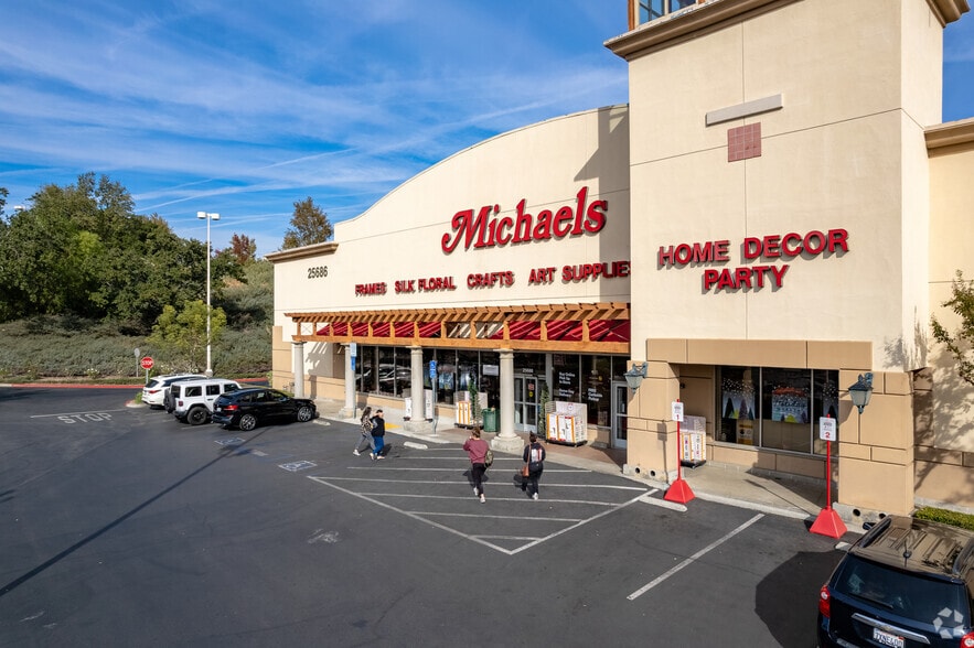 More Photos Of 25450 The Old Rd, Valencia Unknown For Lease