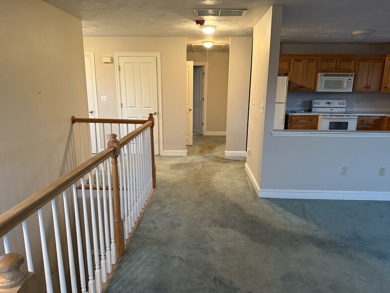 More Photos Of 37 Main St., Ashland Office For Sale