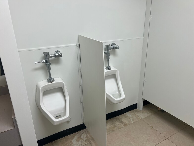 More Photos Of 2430 Campbell Rd, Houston Religious Facility For Sale