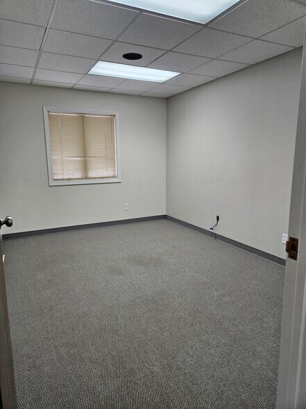 More Photos Of 950-980 Wabash Ave, Chesterton Industrial For Sale