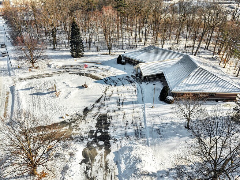 More Photos Of 2980 Walker Dr, Green Bay Office For Sale