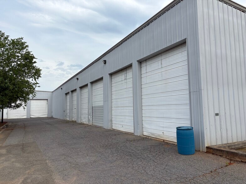 More Photos Of 259 S Churton St, Hillsborough Light Manufacturing For Lease