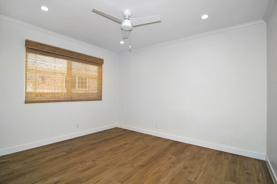 More Photos Of 22839 Dolorosa St, Woodland Hills Multifamily For Lease