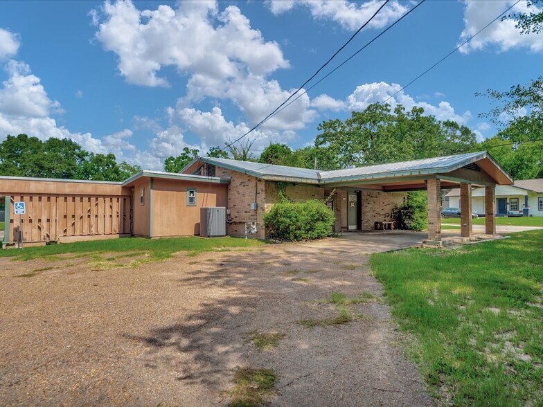 More Photos Of 900 Ellis Ave, Lufkin General Retail For Sale