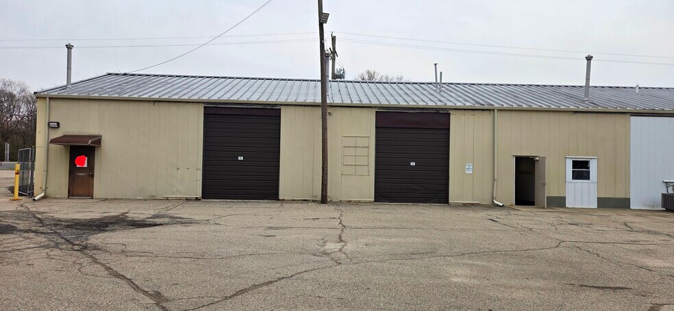 More Photos Of 2431 E River Rd, Dayton Warehouse For Sale