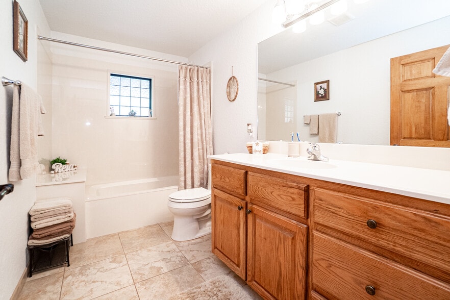 More Photos Of 8600 NE 147th Avenue Rd, Silver Springs Lodge Meeting Hall For Sale
