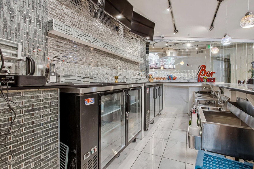 More Photos Of 81 Main St, Annapolis Restaurant For Sale