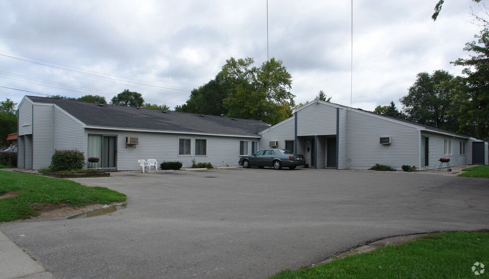 Primary Photo Of 4601 S Martin Luther King Jr Blvd, Lansing Apartments For Sale