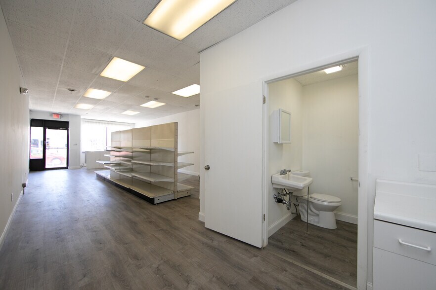 More Photos Of 12 N Black Horse Pike, Runnemede Storefront Retail Residential For Lease