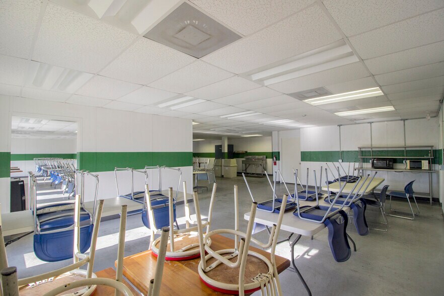 More Photos Of 1005 Snively Ave, Winter Haven Refrigeration Cold Storage For Sale