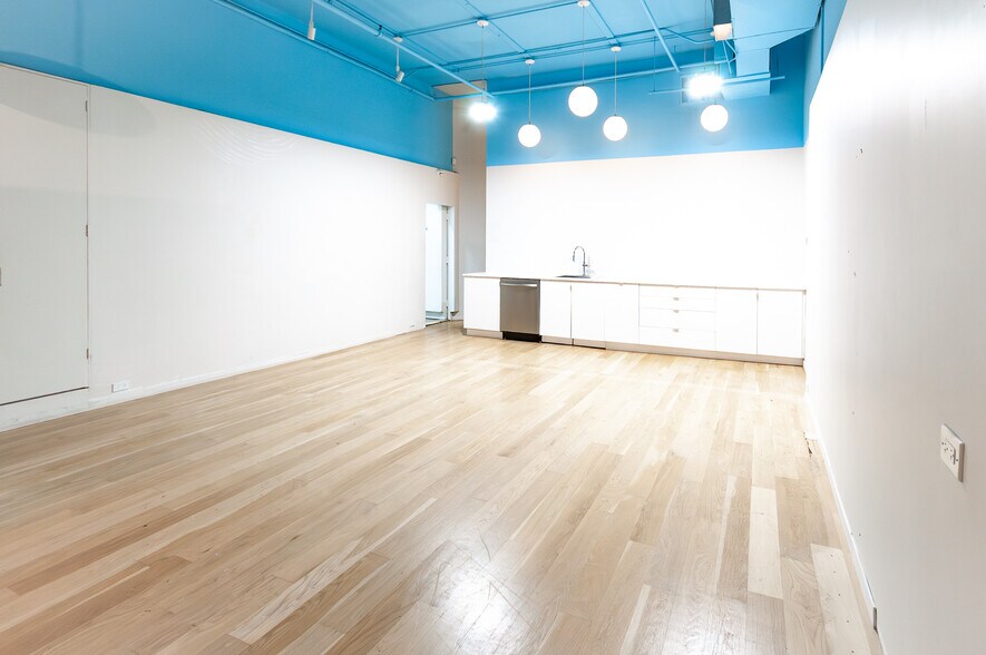 More Photos Of 21 Warren St, New York Apartments For Lease