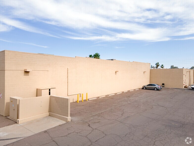 More Photos Of 2706-2714 E University Dr, Mesa General Retail For Lease