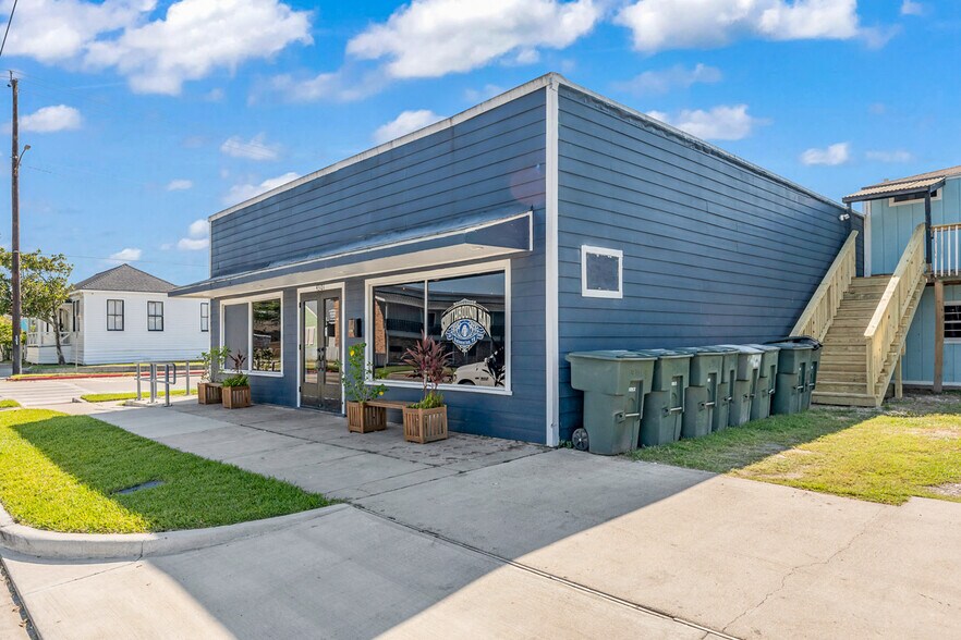 More Photos Of 4301 Avenue S, Galveston Storefront For Sale