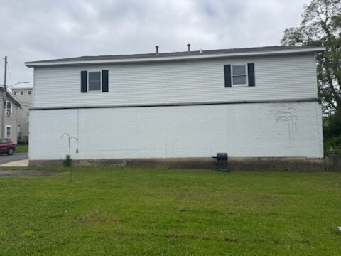 More Photos Of 108 Ball St, East Syracuse Flex For Sale