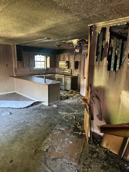 More Photos Of 207-209 Carl St, Leesville Apartments For Sale