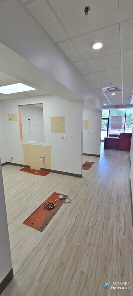 More Photos Of 26W285 Geneva Rd, Wheaton General Retail For Lease