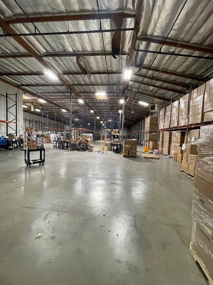More Photos Of 15392 Cobalt St, Sylmar Warehouse For Lease