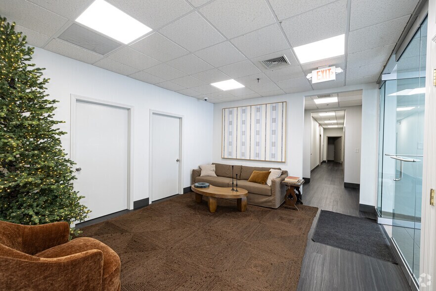 More Photos Of 299 Industrial Ln, Torrington Distribution For Lease