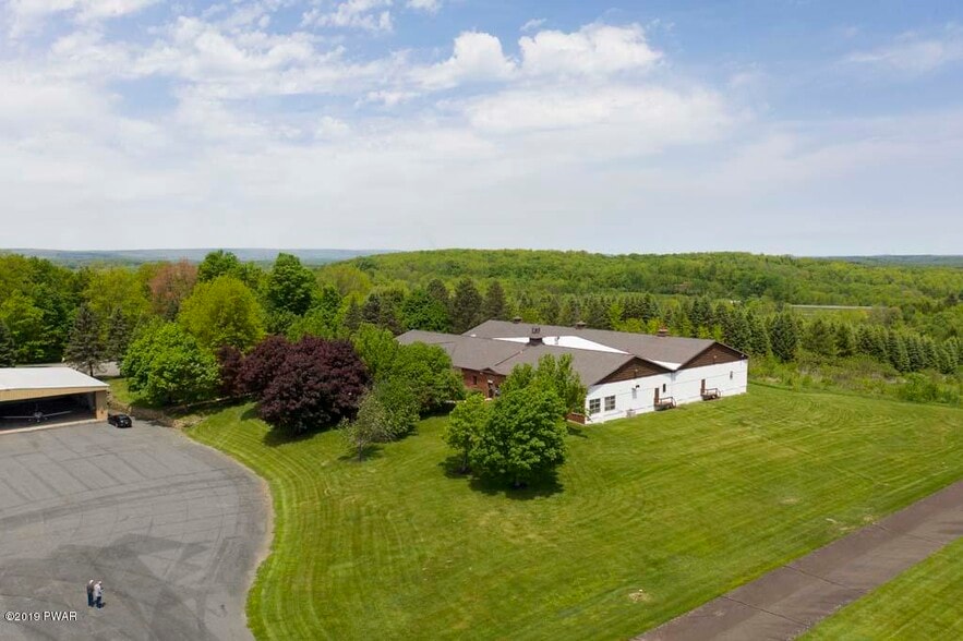 More Photos Of 37 Colonel Lindbergh Ln, Moscow Airport For Sale