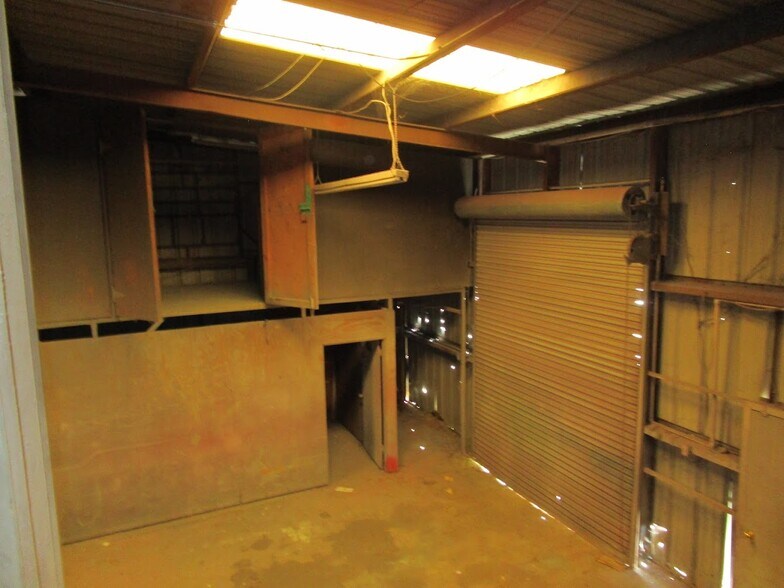 More Photos Of 23095 Yupon St, Porter Warehouse For Sale