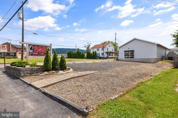 More Photos Of 140 S Market St, Elysburg Office For Sale