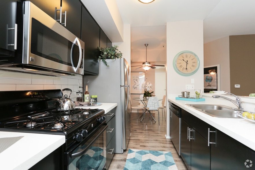 More Photos Of 1443 N Fuller Ave, Los Angeles Apartments For Sale