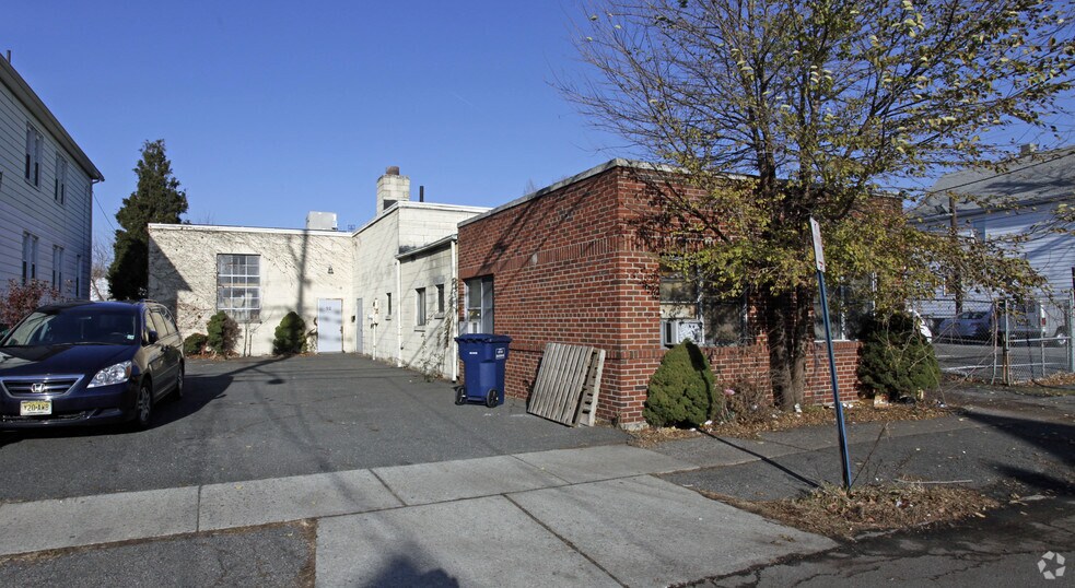 Primary Photo Of 92 Kansas St, Hackensack Warehouse For Lease