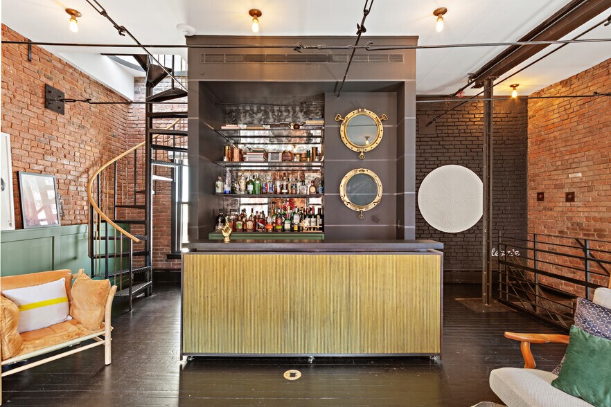 More Photos Of 155 Duane St, New York General Retail For Sale