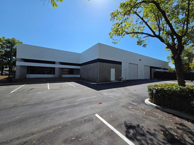 Primary Photo Of 3 Autry, Irvine Warehouse For Lease
