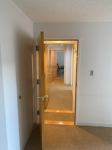 More Photos Of 3 Washington Cir NW, Washington Medical For Sale