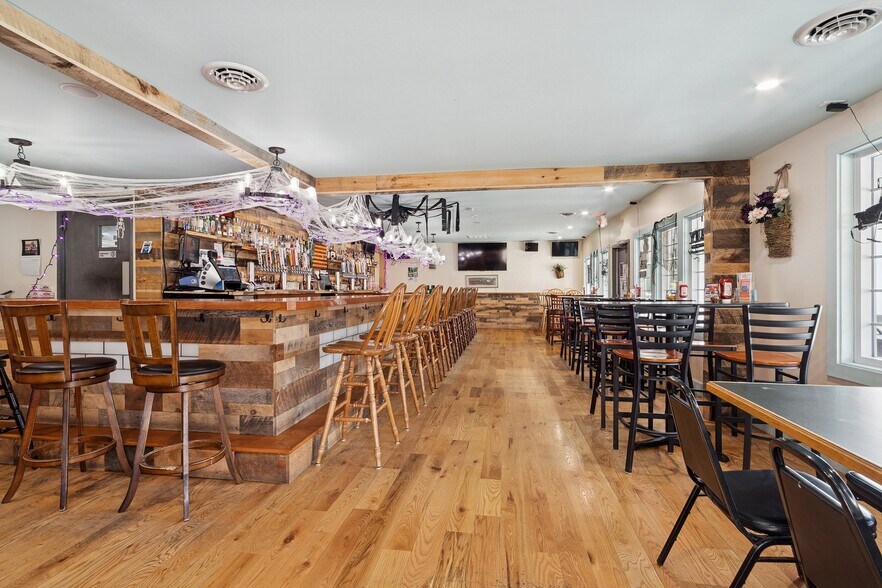 More Photos Of 17 Cherry Plain Sq, Berlin Restaurant For Sale