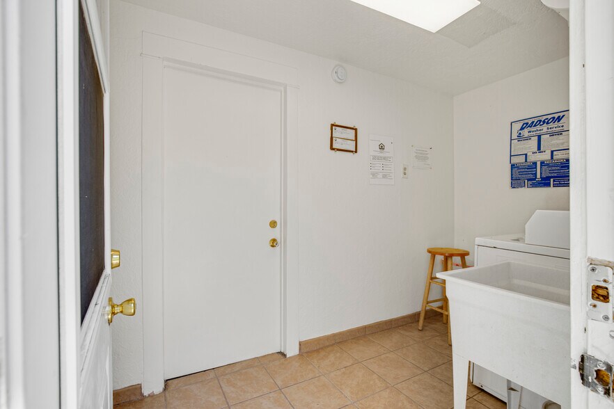 More Photos Of 3822 E 7th St, Long Beach Apartments For Sale
