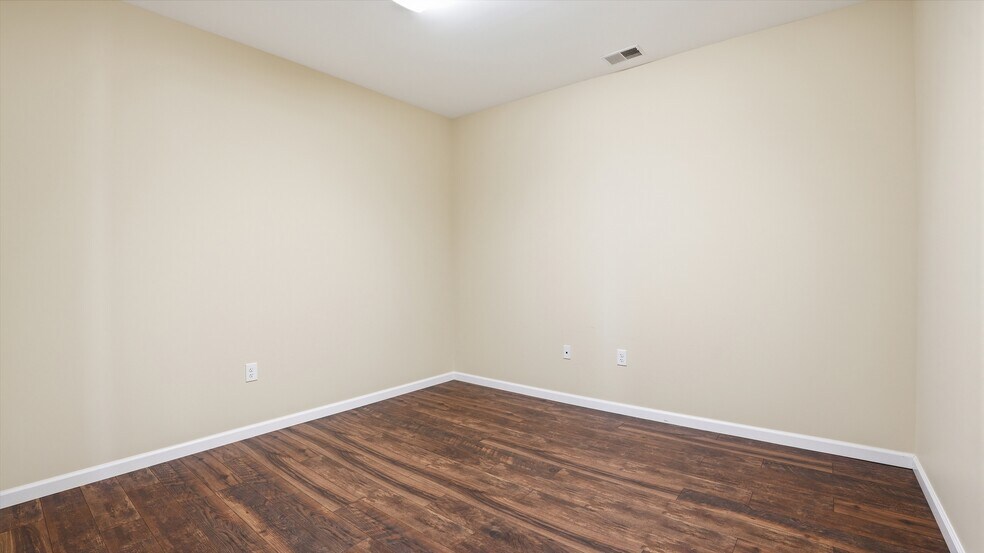 More Photos Of 1087 Aedc Rd, Winchester Industrial For Lease
