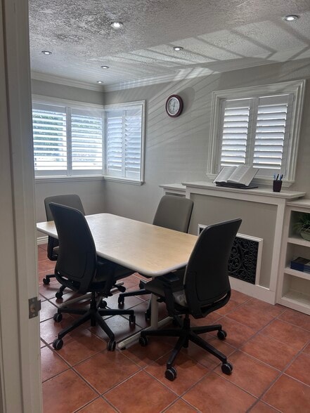 More Photos Of 1215 S Main St, Orem Office For Sale