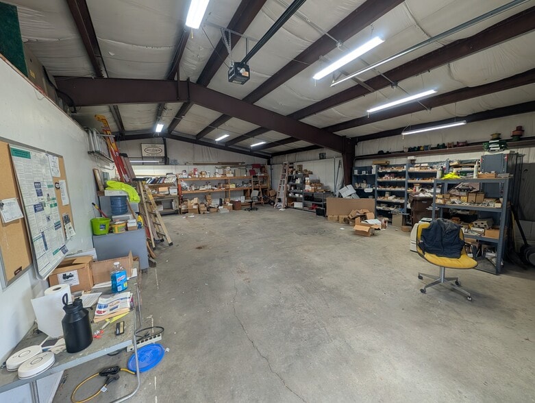 Primary Photo Of 2075 Glenn St, Lansing Warehouse For Sale