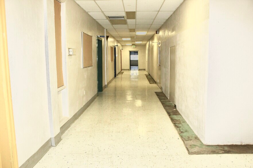 More Photos Of 2005 N Country Club Dr, Montgomery Schools For Sale