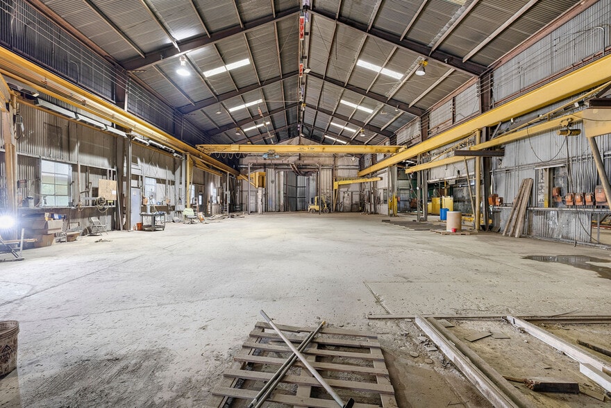 More Photos Of 9482 Robbins rd, Altoona Warehouse For Sale